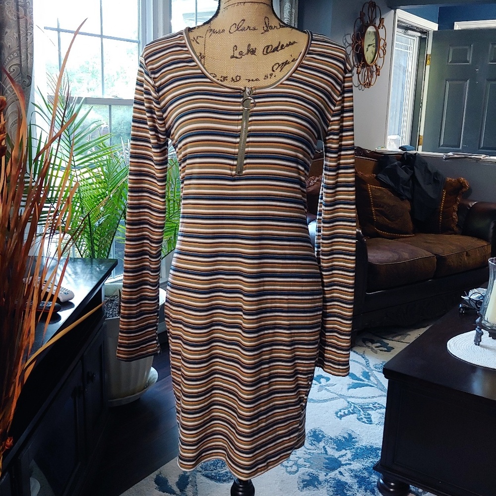 Rue21 Long Sleeve Stretchable Dress
